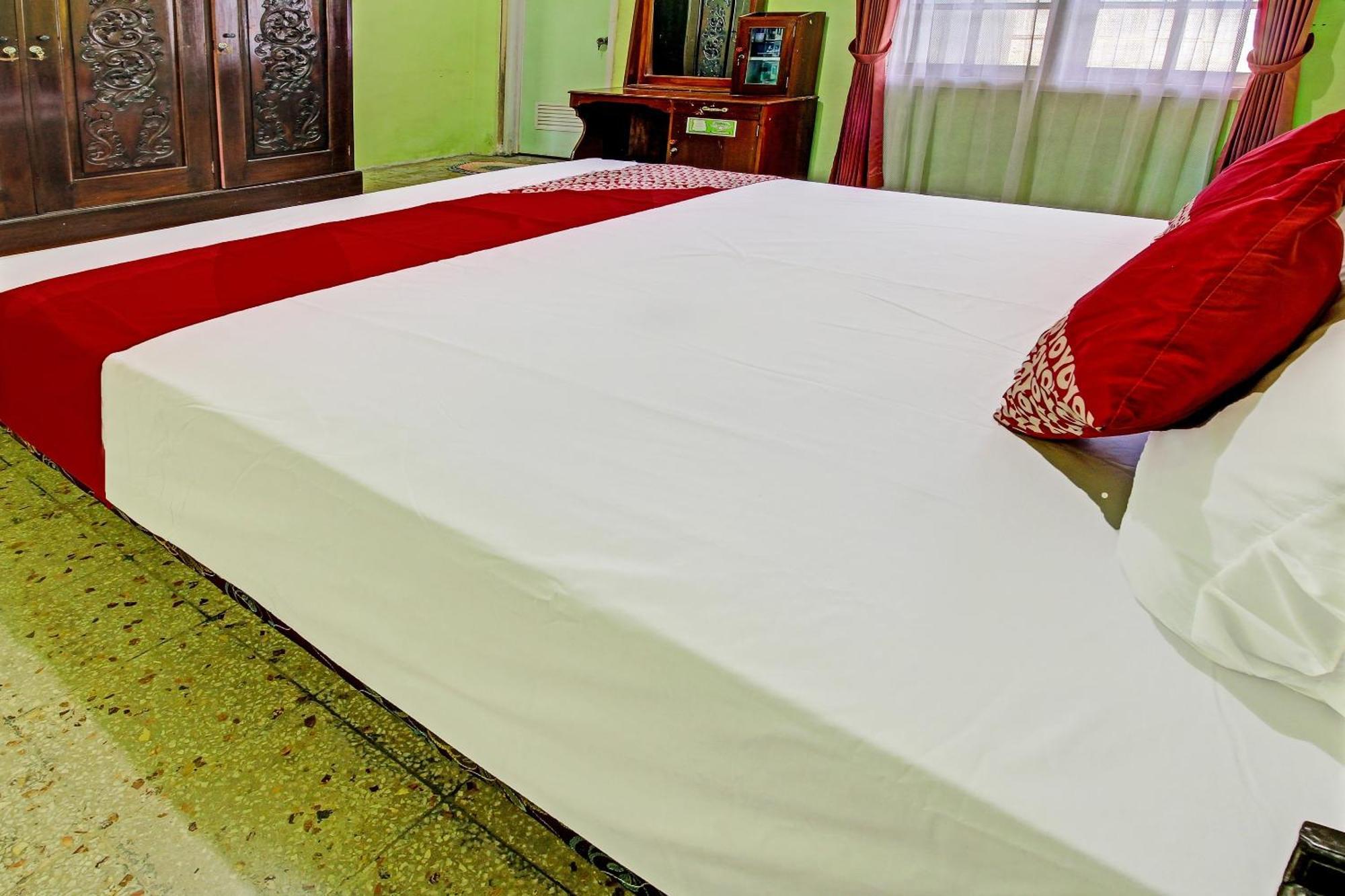 Отель Spot On 91214 Desa Wisata Pandean Trenggalek Экстерьер фото
