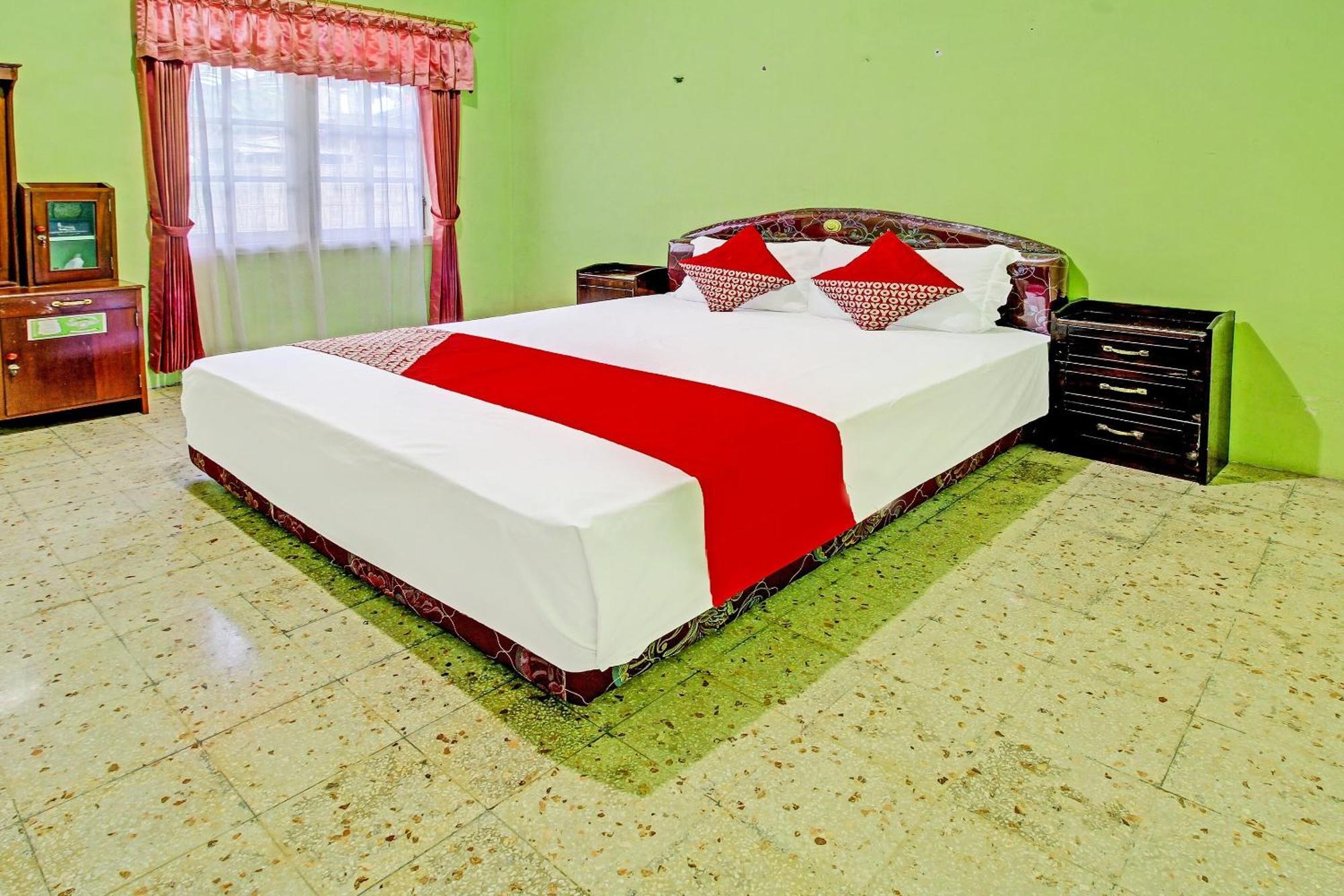 Отель Spot On 91214 Desa Wisata Pandean Trenggalek Экстерьер фото